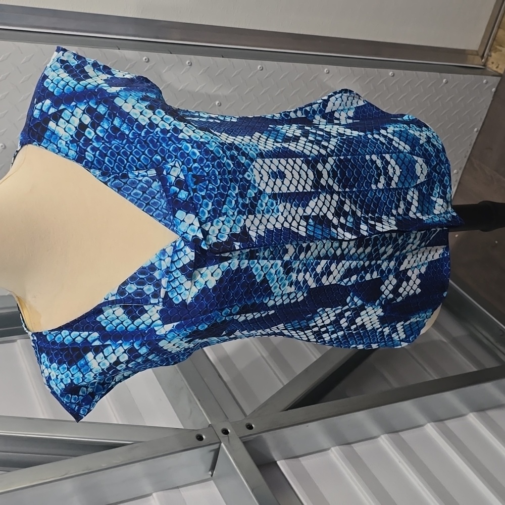 Worthington Blue Pattern Blouse Size Medium - Picture 2 of 12